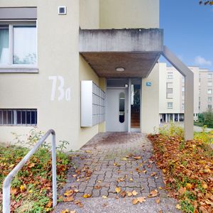 Zentrale und ruhige Wohnlage - Photo 2
