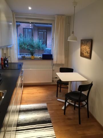 Unik och välplanerad lägenhet med Townhouse-känsla - Photo 2