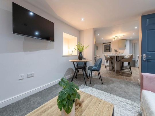 1 bedroom in a house share to rent - Photo 1