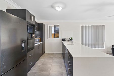 3 Liverpool Cct, Yarrabilba QLD 4207 - House For Rent | Domain - Photo 2