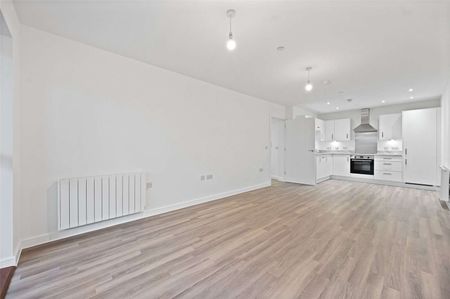 Brand new 2 bedroom apartment located in the sought-after village of Kings Langley. Available now and offered unfurnished. - Photo 3