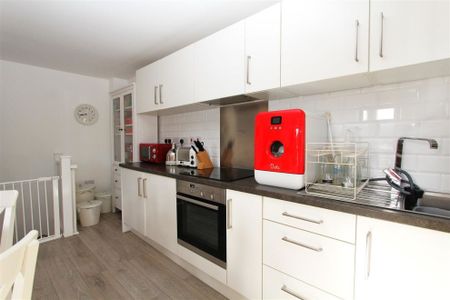 Holts Crest Way, Leeds City Centre, LS12 2AH - Photo 4