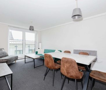 2 bedroom flat to rent - Photo 2