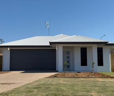 BEAUTIFUL 4 BEDROOM NEW BUILD IN BUSHLAND BEACH - Photo 4