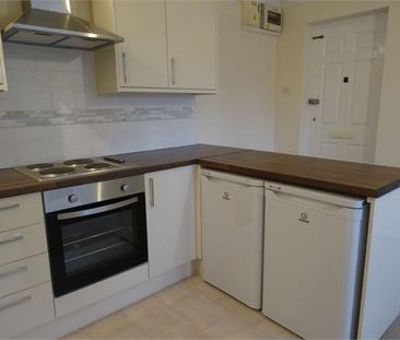 1 bedroom ground floor flat to rent - Photo 4