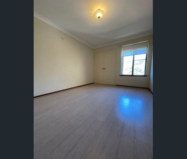 Stylish & Convenient Living in the Heart of Inglewood - Photo 2