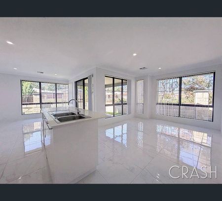 5 Belfast Close, Canning Vale, WA 6155 - Photo 3