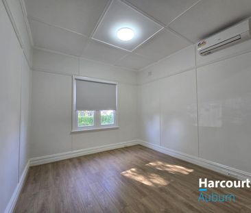 Renovated One Bedroom Semi House with Parking - Photo 4