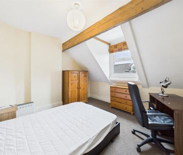 7 bedroom private hall to rent - Photo 3