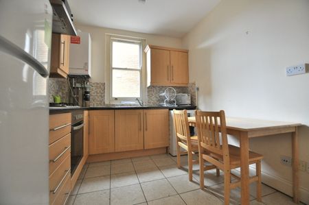 1 Bed Flat, Bethnal Green Road, E2 - Photo 3