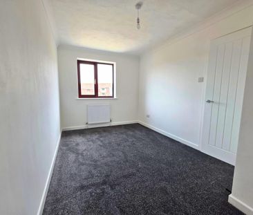 3 bedroom end of terrace house to rent - Photo 1