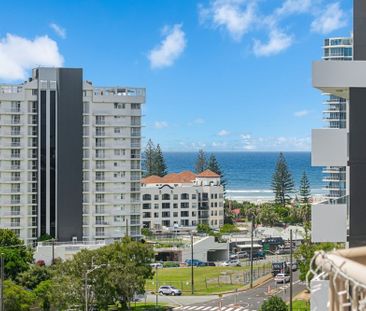STUNNING FULL FLOOR APARTMENT - CENTRAL - Photo 1
