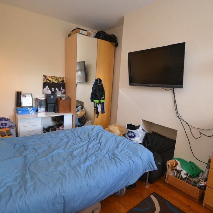 3 bed Flat for Rent - Photo 1