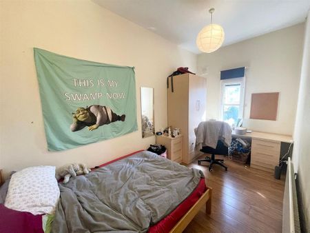 3 bedroom flat to rent - Photo 3