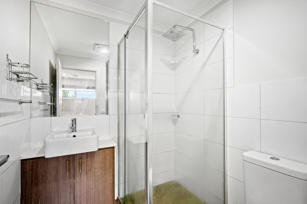 3/10 Camellia Court, Doveton - Photo 1