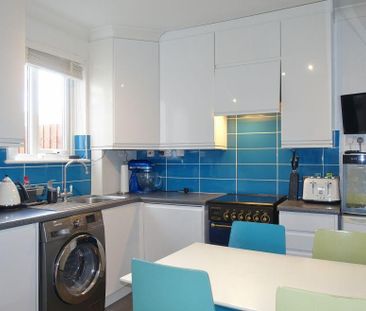 2 bedroom semi-detached house to rent - Photo 5