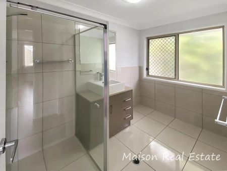 “Large Family Home High on the Hill in The Cascades” - Photo 5