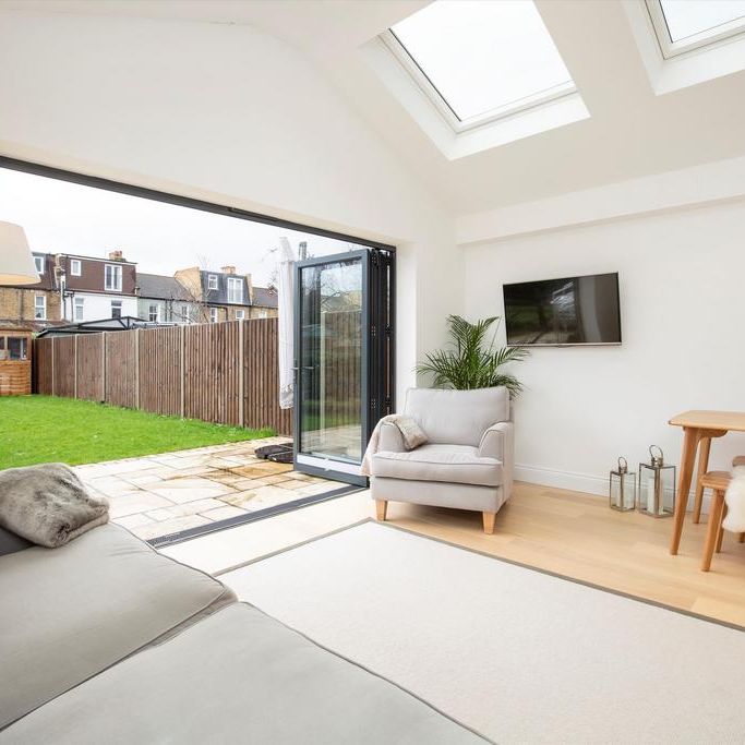 3 bedroom terraced house to rent - Photo 1