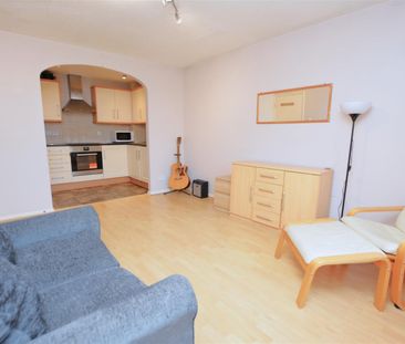 Fairfield Close, Mitcham, CR4 - Photo 2