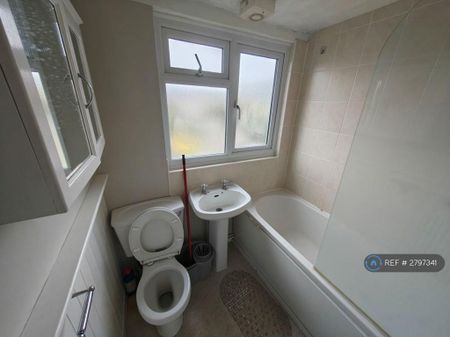 2 bedroom terraced house to rent - Photo 3