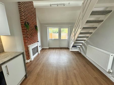 1 bedroom terraced house to rent - Photo 3