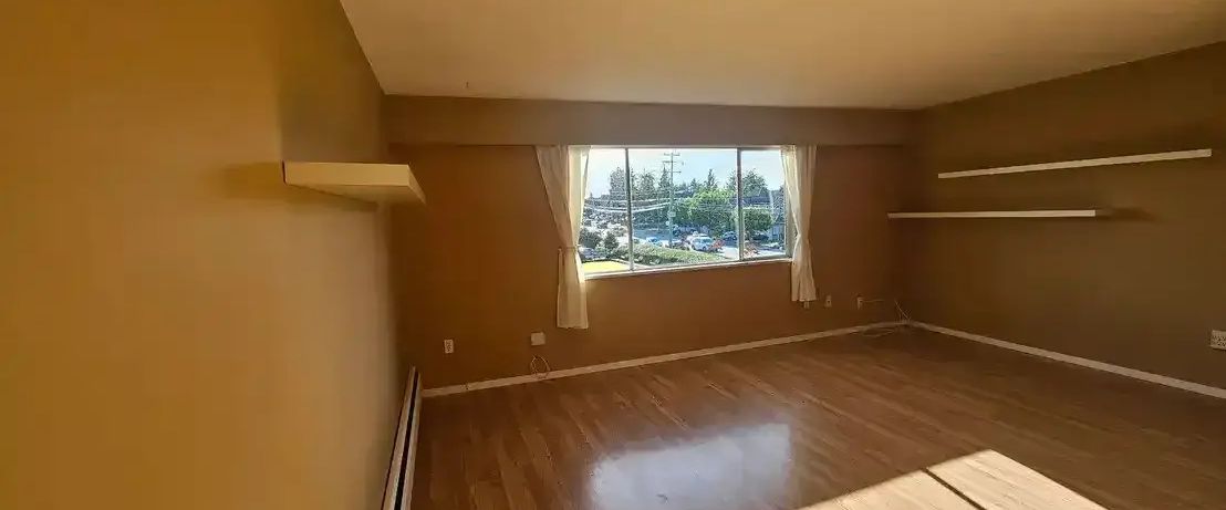 Top floor south and west facing corner-unit, spacious 2 Bedroom / 1 Bathroom apartment with outdoor pool $1,790 (Delta), 920 sqft | 11806 88 Avenue, Delta - Photo 1