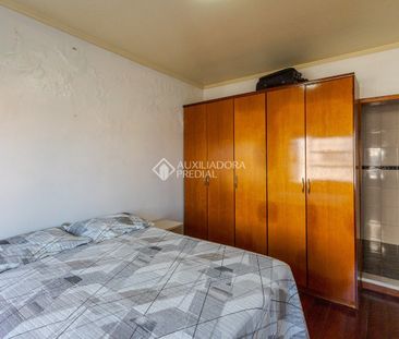 Casa com 4 quartos e 180m² para alugar em Fátima, Canoas. - Foto 1