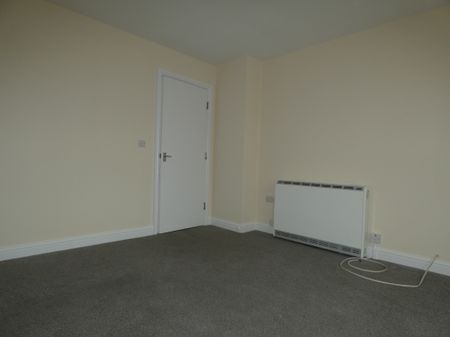 Bond Street Flat 1 - Photo 2