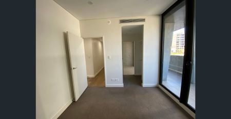 Spacious 2 Bed 2 Bath Apartment in Waterloo Available Now! - Photo 2