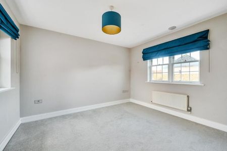 Kensington, Eastbourne | Four-Bedroom House - Photo 5