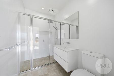 2/160 Muttama Parade, Gobbagombalin NSW 2650 - Photo 3