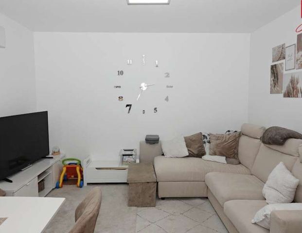 Ansprechende und gemütliche Doppelhaushälfte mit Garten in guter Lage von Aurich- Haxtum! - Photo 1