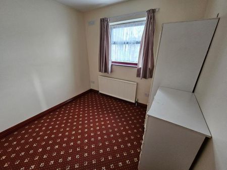 3 bedroom flat to rent - Photo 4