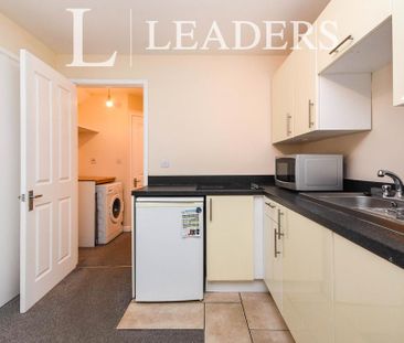 Studio to rent - Photo 6