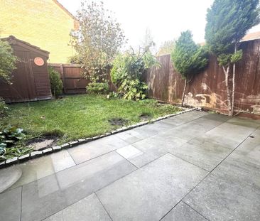 Derwent Close, WATFORD - Photo 1