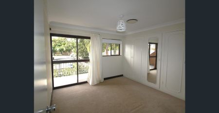 Inner-City Living Near the Gabba w/ Dual Garages!! - Photo 5