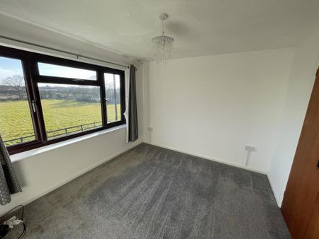 4 bedroom equestrian property to rent - Photo 4