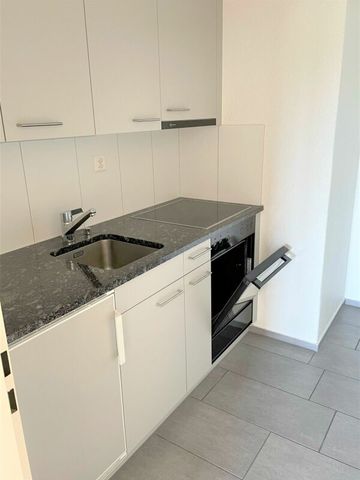 Weitblick mit Ihrer neuen Single-Wohnung - Seesicht vom Balkon, neue Küche und neues Bad - Photo 2