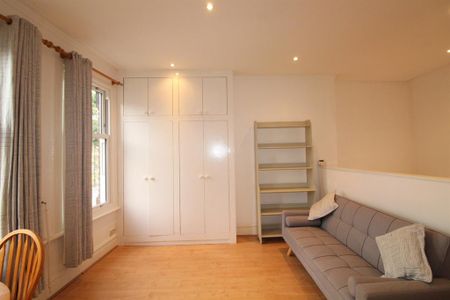 Studio to rent - Photo 2