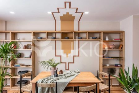 Apartamento de alquiler en Calle del Monte Esquinza, Almagro - Photo 4