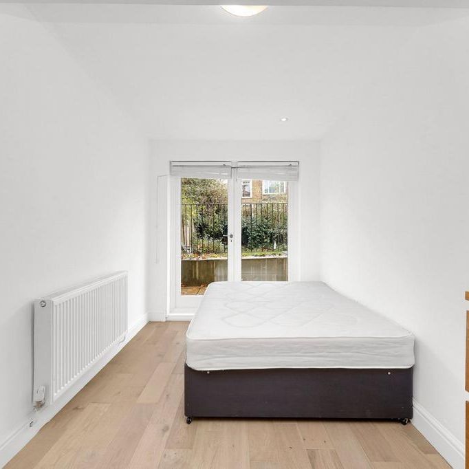 3 bedroom flat to rent - Photo 1