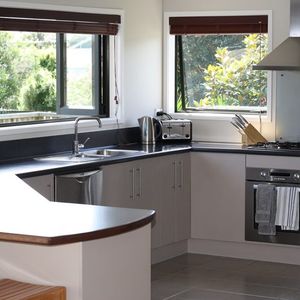 Modern Lynmore Home - Owhata - Photo 2