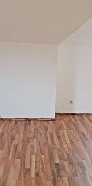 Gut angelegte 2-Zimmerwohnung im Dachgeschoss - Photo 1