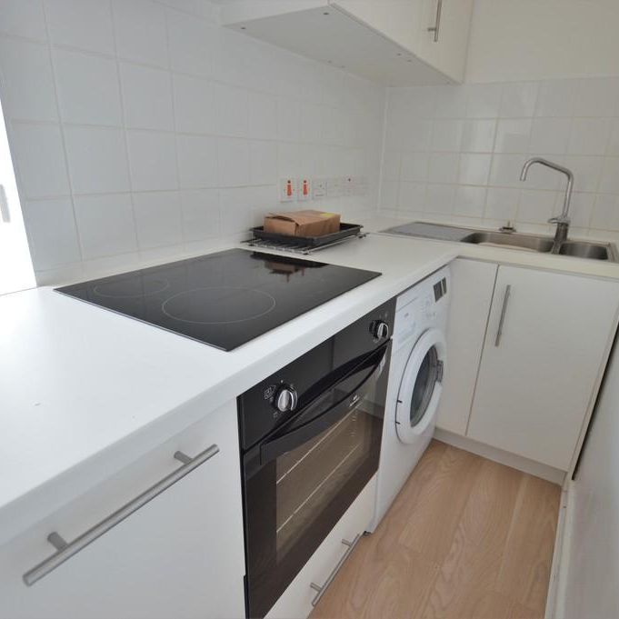 Studio to rent - Photo 1