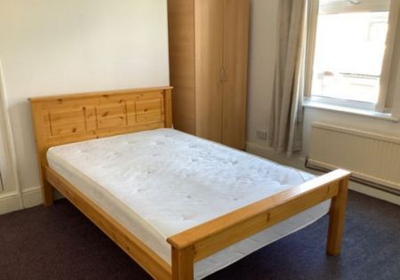 4 Bedroom Terraced To Rent in Arboretum - Photo 4