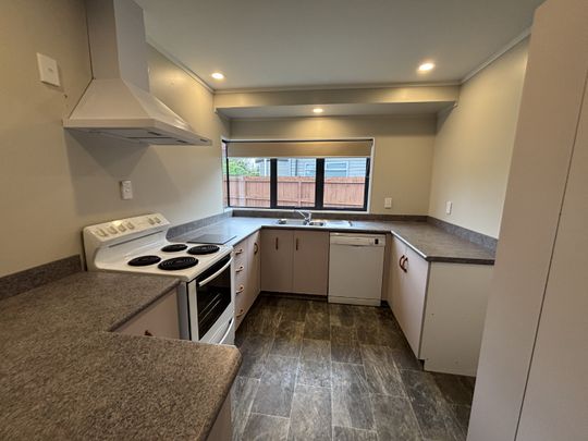 Spacious Family Home in Prime Ohope Location - Ohope - Photo 1