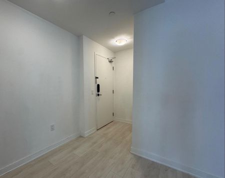 For Lease - 95 Oneida Crescent Unit# 1204, Richmond Hill, Ontario - Photo 2