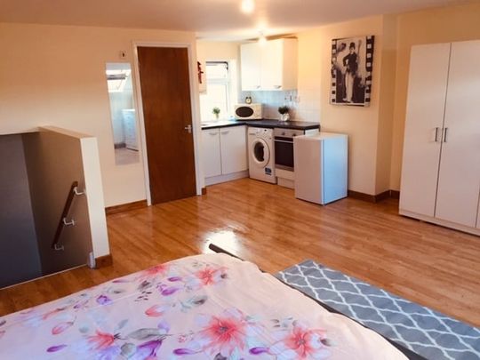 Studio Flat, Green Lanes, N8 - Photo 1