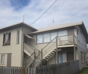2 Bedroom Ustairs Unit - Walk to CBD - Photo 1