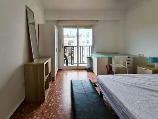 Carrer del Clariano, Valencia, Valencian Community 46021 - Photo 1